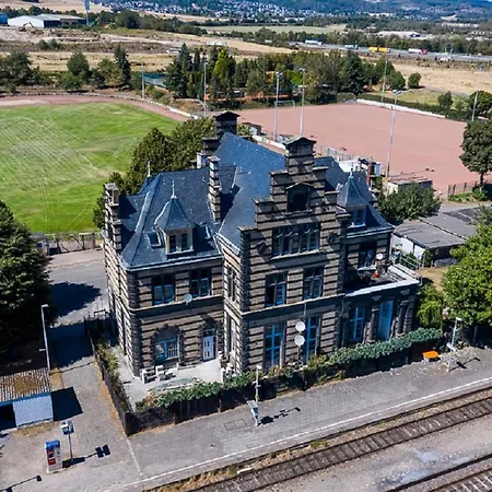 Wohnen Im Schloss - Alter Bahnhof Von Apartment