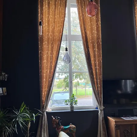 Wohnen Im Schloss - Alter Bahnhof Von Apartment *