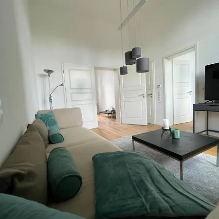 Wohnen Im Schloss - Alter Bahnhof Von *