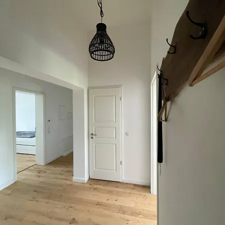 Wohnen Im Schloss - Alter Bahnhof Von 아파트