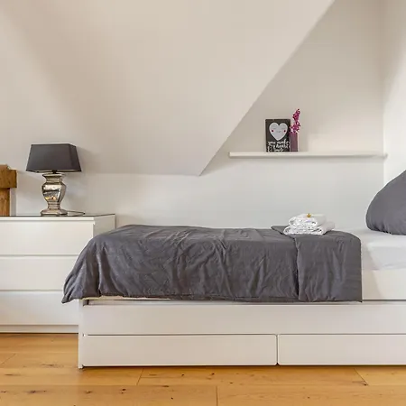 Wohnen Im Schloss - Alter Bahnhof Von 아파트