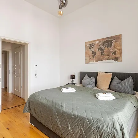 Apartment Wohnen Im Schloss - Alter Bahnhof Von *