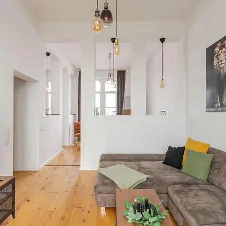 Wohnen Im Schloss - Alter Bahnhof Von Apartment