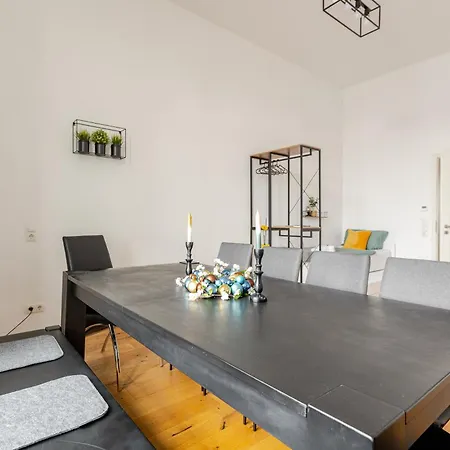 Wohnen Im Schloss - Alter Bahnhof Von *
