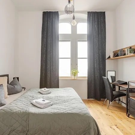 Wohnen Im Schloss - Alter Bahnhof Von Apartment