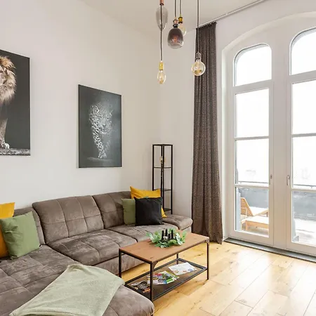 Wohnen Im Schloss - Alter Bahnhof Von Apartment *