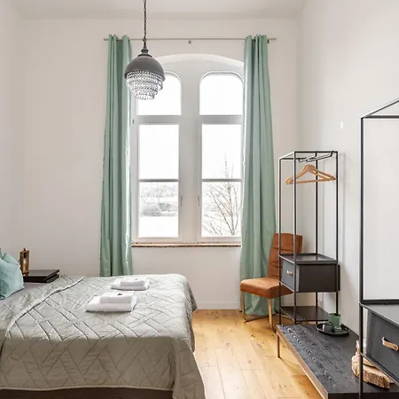 Wohnen Im Schloss - Alter Bahnhof Von Apartment *