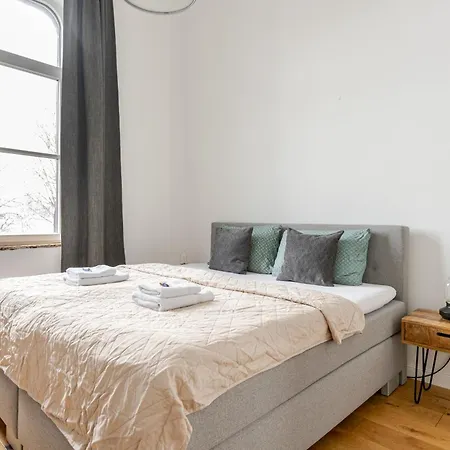 Wohnen Im Schloss - Alter Bahnhof Von Apartment *