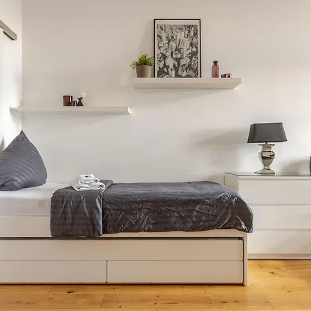 아파트 Wohnen Im Schloss - Alter Bahnhof Von *