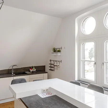 Wohnen Im Schloss - Alter Bahnhof Von 아파트 *