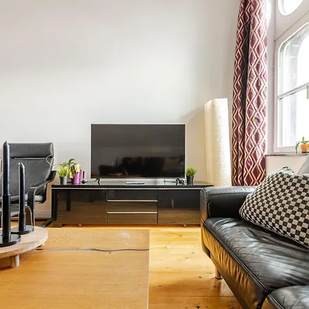 아파트 Wohnen Im Schloss - Alter Bahnhof Von *