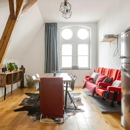 Wohnen Im Schloss - Alter Bahnhof Von 아파트 *