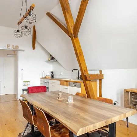 Wohnen Im Schloss - Alter Bahnhof Von 아파트 Kruft