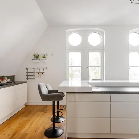 Wohnen Im Schloss - Alter Bahnhof Von *