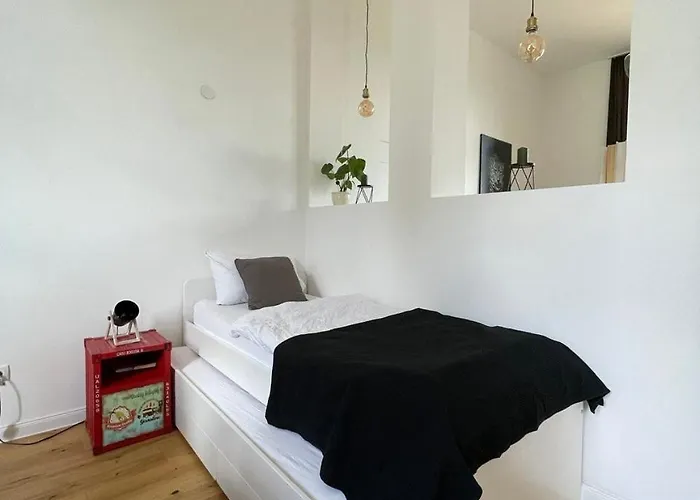 Wohnen Im Schloss - Alter Bahnhof Von Apartment