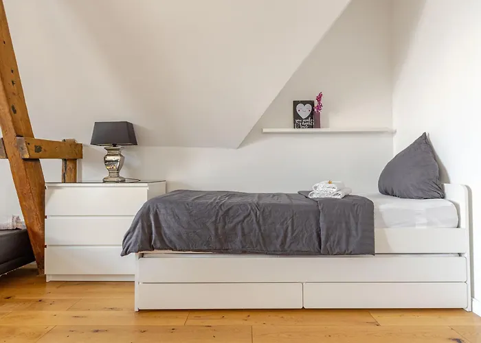 Wohnen Im Schloss - Alter Bahnhof Von Apartment