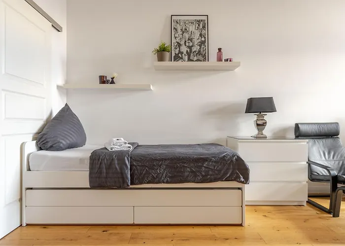 Apartment Wohnen Im Schloss - Alter Bahnhof Von *