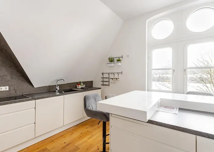 Wohnen Im Schloss - Alter Bahnhof Von Apartment