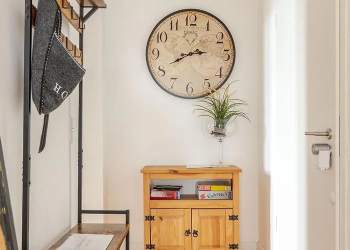 Wohnen Im Schloss - Alter Bahnhof Von Apartment