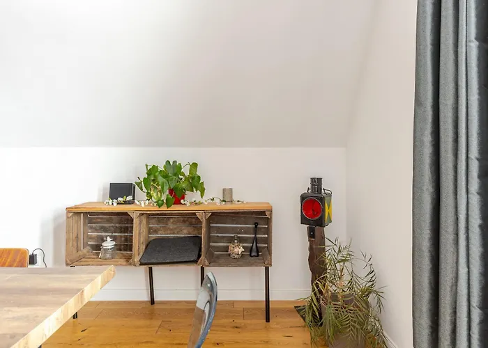 Apartment Wohnen Im Schloss - Alter Bahnhof Von *